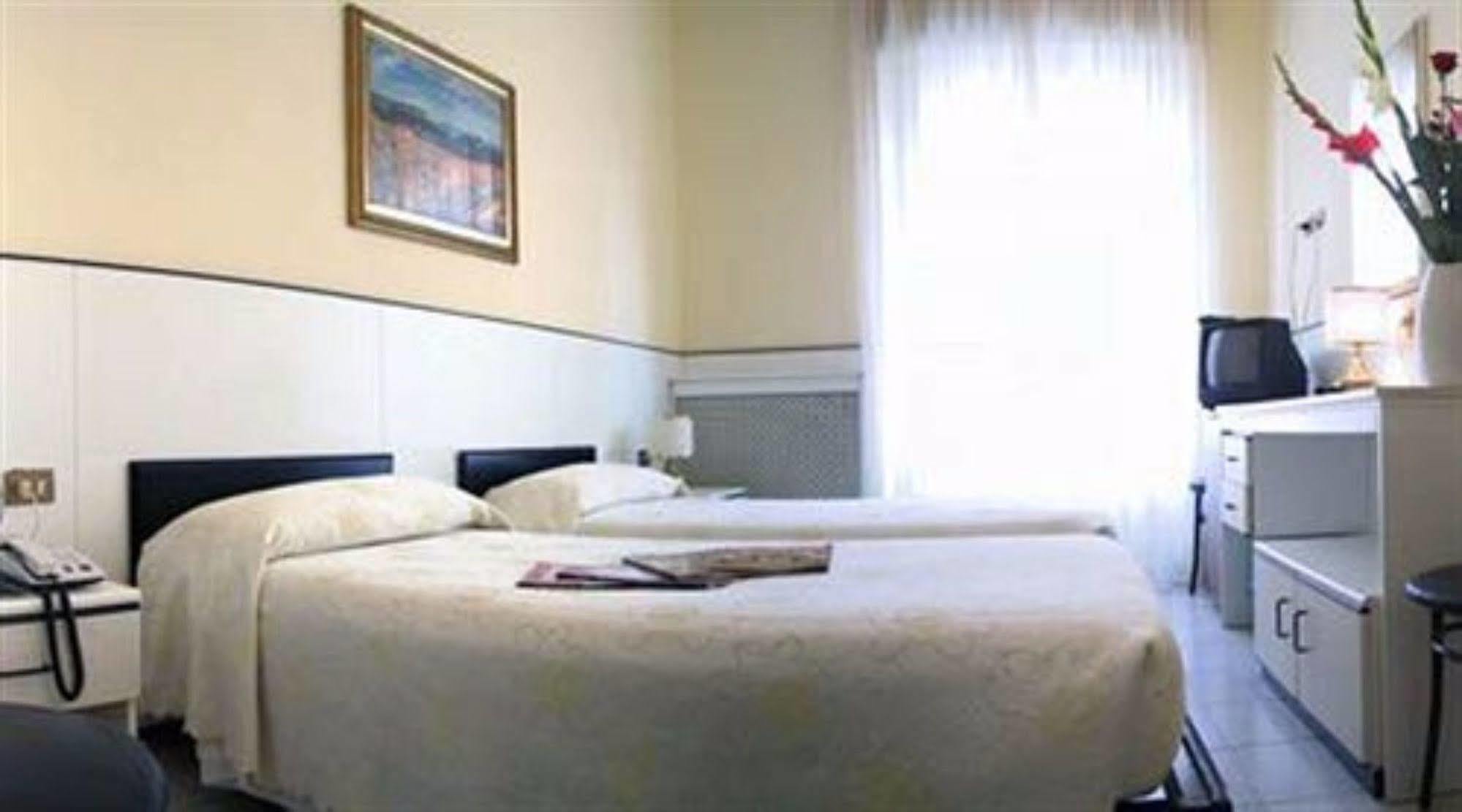 Hotel Mayorca Milano Esterno foto